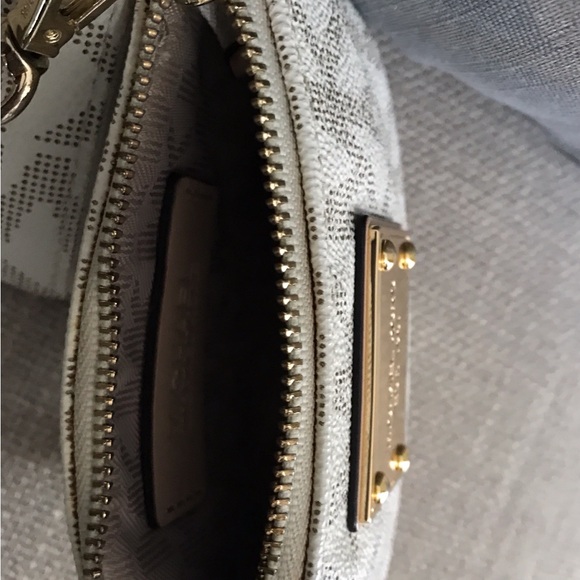 4pc MK Hamilton & MK Long Monogrammed Wallet & Wristlet - Picture 4 of 12